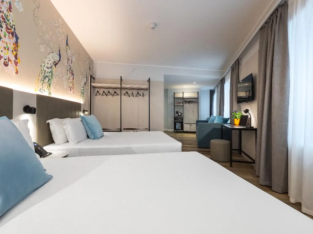 FAMILY ROOM QUEEN SIZE BED Room, iH Hotels Milano Centrale, Milan
