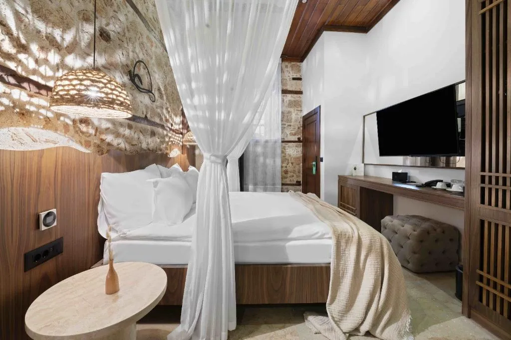 Room DELUXE CITY VIEW Room, Belmondo Suites Old Town Antalya, Antalya