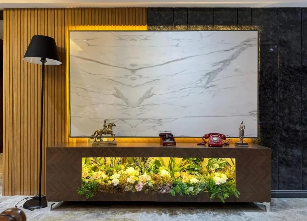 Lobby, The Royal's Hotel, Izmir