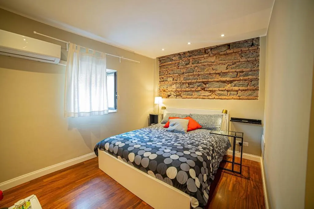 Room, Le 4 Leggende, Catania
