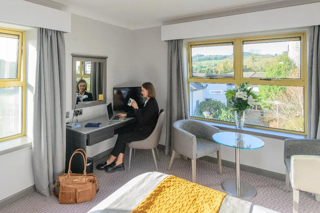 TWIN STANDARD Room, Newtown Park Hotel, Dublin