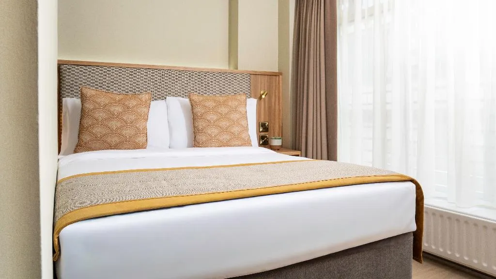 DOUBLE CLUB Room, The Fleet Hotel, Dublin