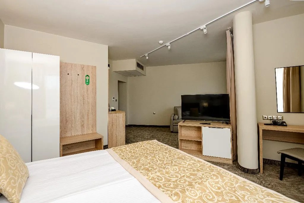 STUDIO ONE BEDROOM ONE BATHROOM Room, Laguna Park Sunrise, Bourgas