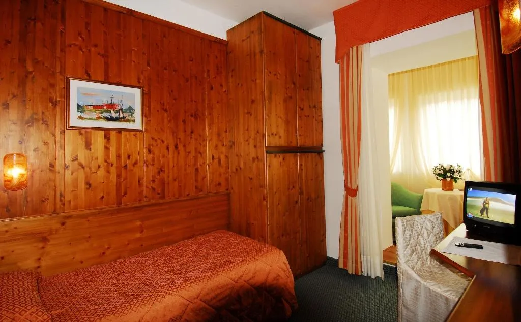 Room, Grand Hotel Des Alpes, Venice