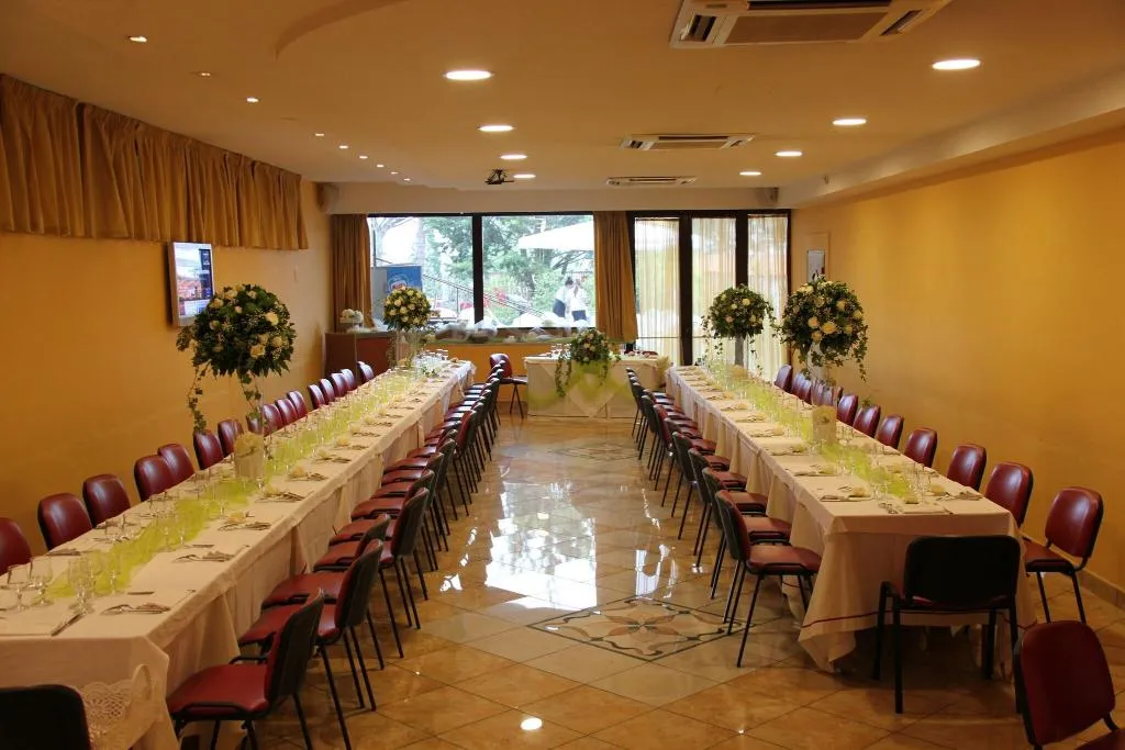 Restaurant, Ranch Palace Hotel, Naples