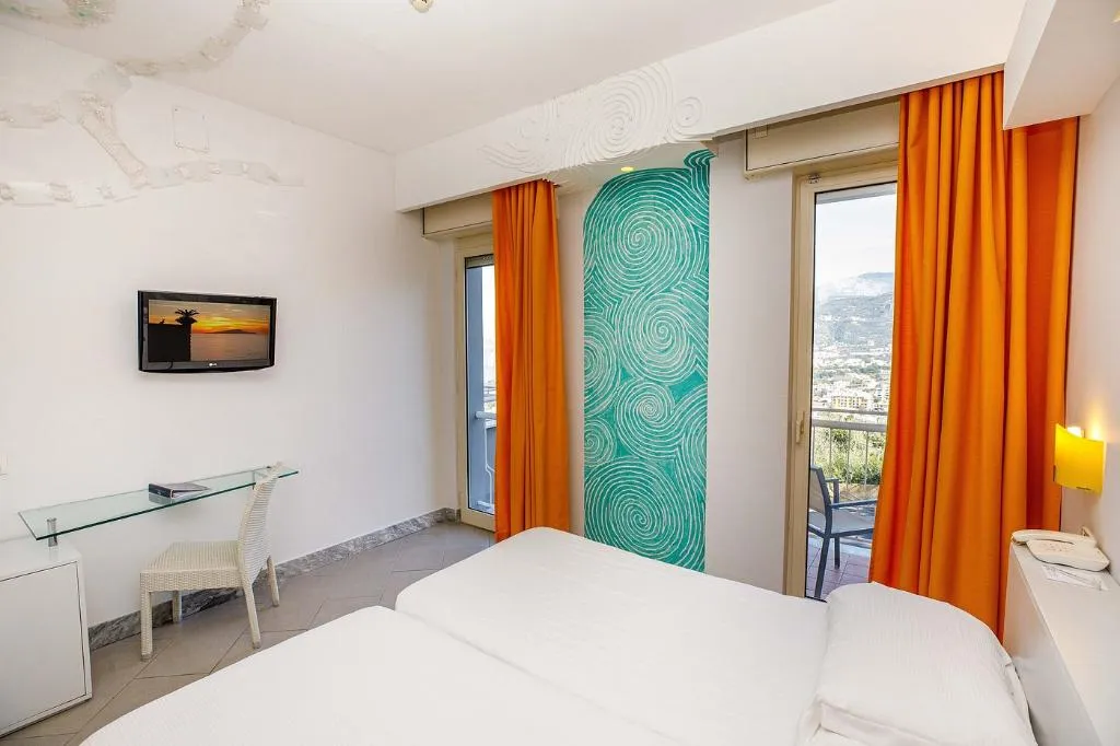 DOUBLE PARTIAL SEA VIEW Room, Art Hotel Gran Paradiso, Naples