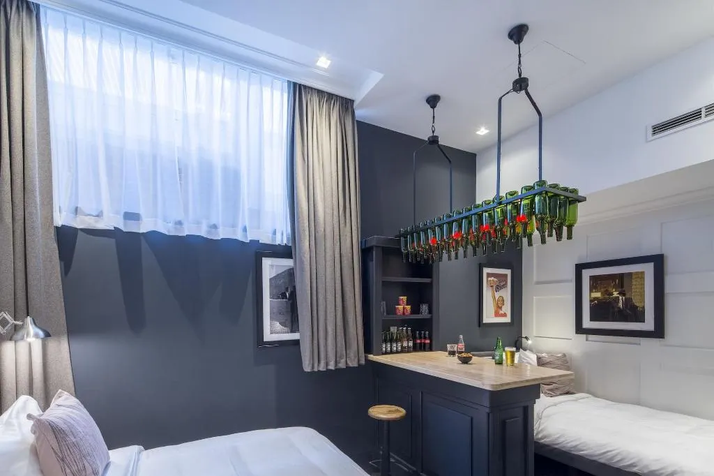 Room, The Highland House, Amsterdam