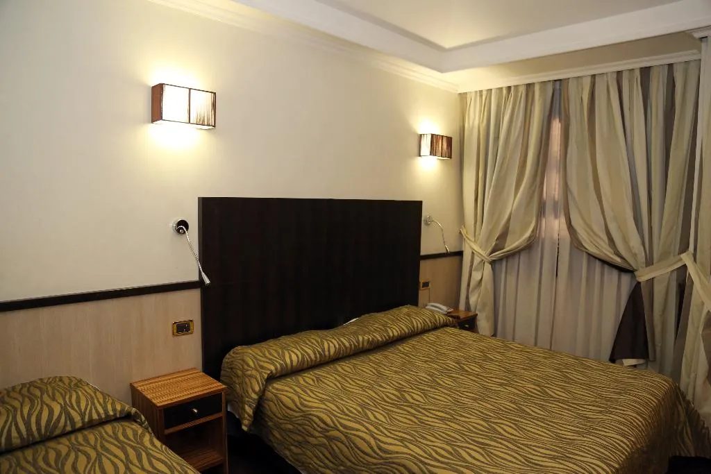 Room, Borromeo Hotel, Rome