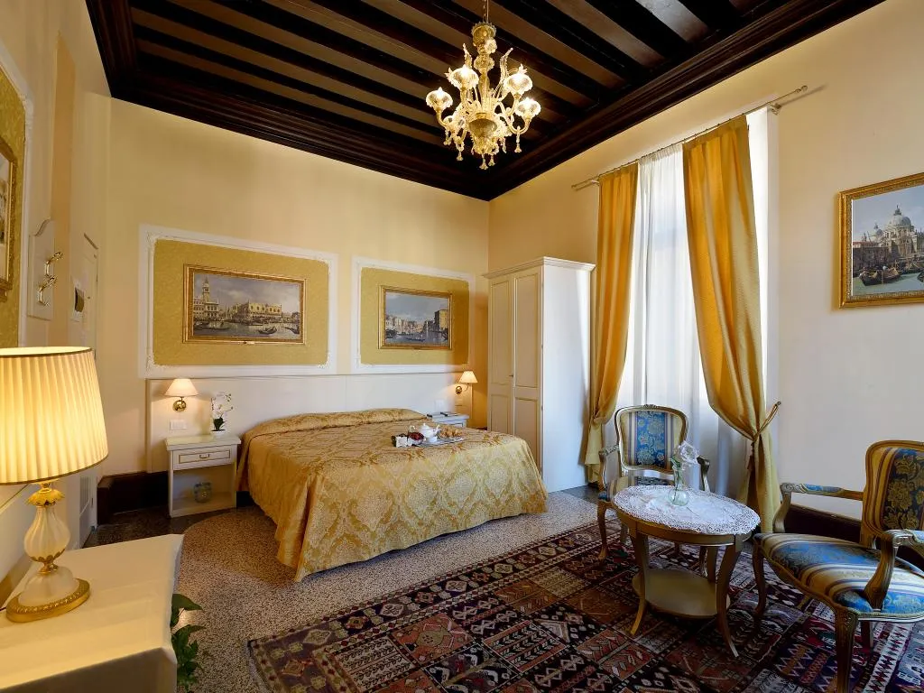 Double or Twin SUPERIOR Room, Corte dei Greci, Venice