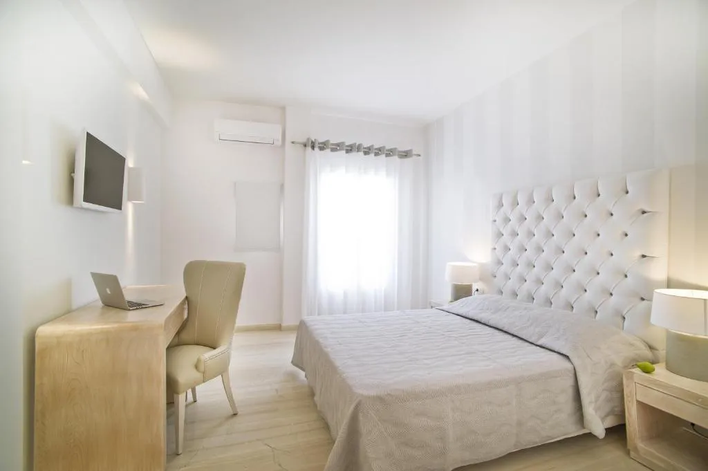 SUITE STANDARD Room, Santorini Palace, Santorini
