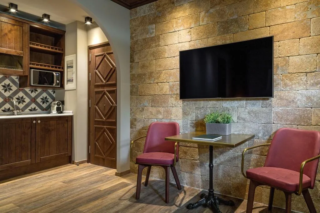 STUDIO QUEEN SIZE BED Room, Estia Boutique Apartments, Athens