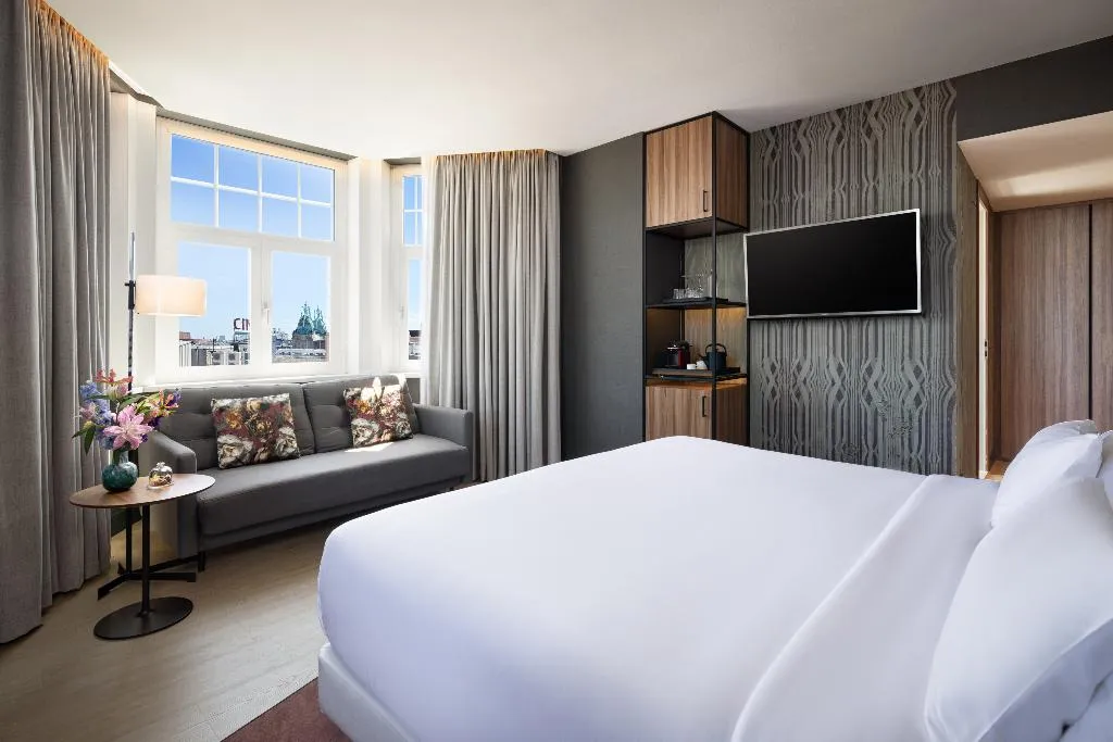 JUNIOR SUITE WITH TERRACE Room, NH Collection Amsterdam Flower Market, Amsterdam