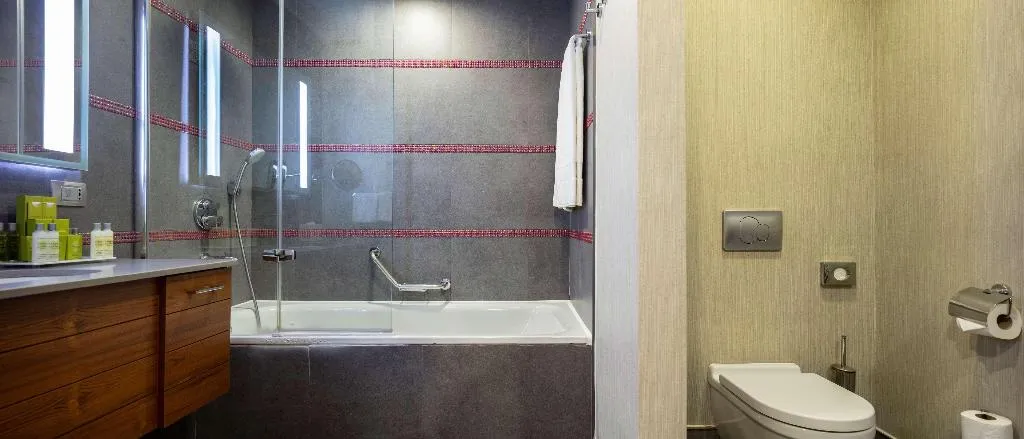 SUITE MARINA VIEW Room, DoubleTree by Hilton Kusadasi, Izmir