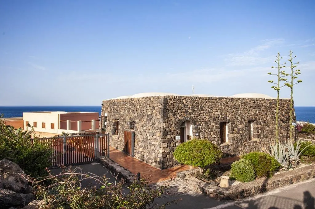 Lobby, Qalea Pantelleria, Trapani