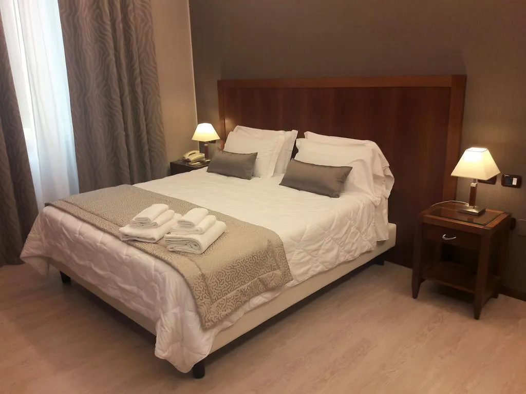 DOUBLE SINGLE USE CLASSIC Room, Genova, Rome