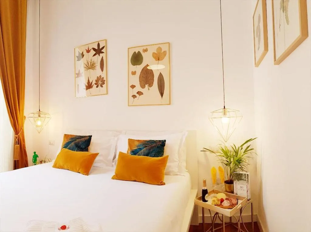 Room, Napoli Tree - Lungomare, Naples