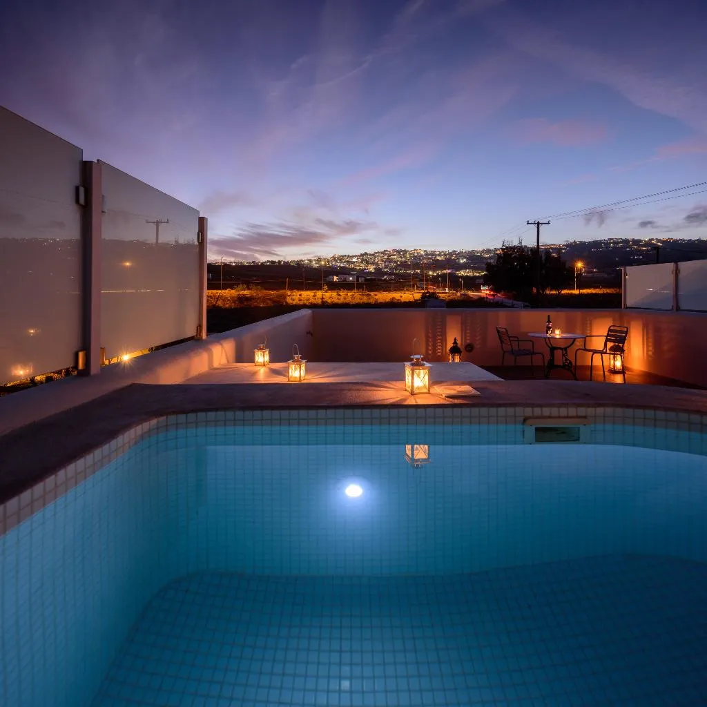 FAMILY ROOM WITH JACUZZI Room, Aliter Suites, Santorini