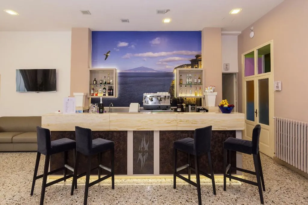 Bar, Sisters' Hostel, Naples