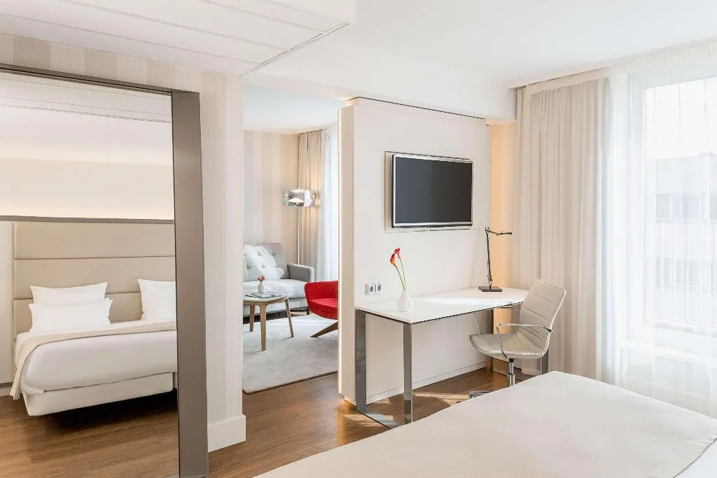 Room, NH Collection Berlin Mitte am Checkpoint Charlie, Berlin