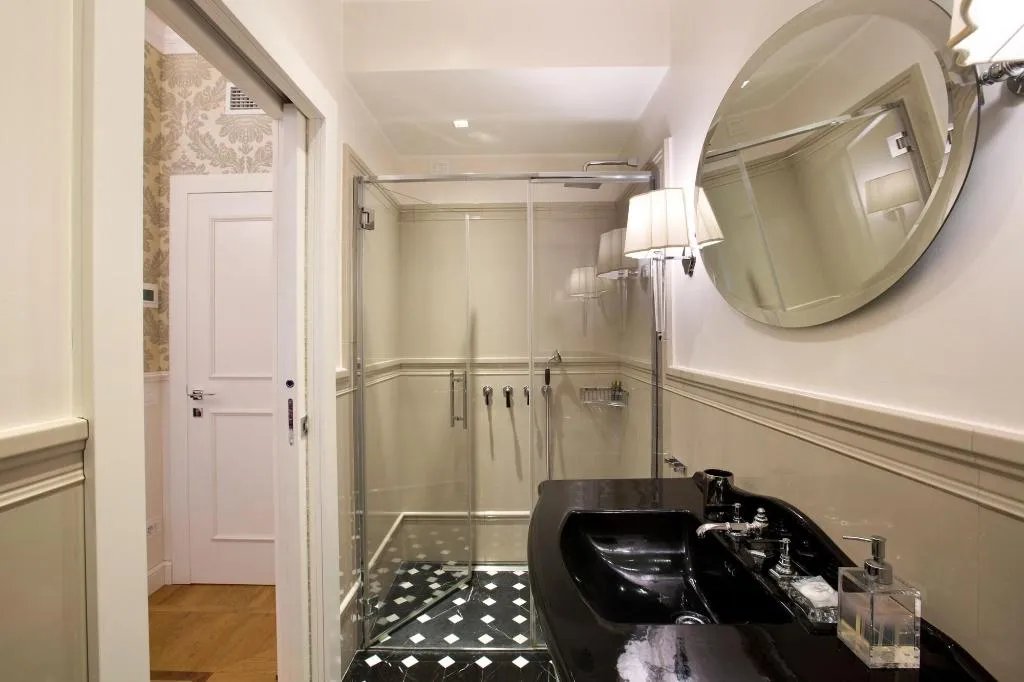 Room, Luxury Duomo Rooms, Milan