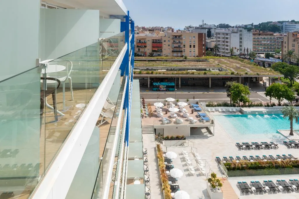 FAMILY ROOM POOL VIEW Room, L'Azure Hotel, Costa Brava