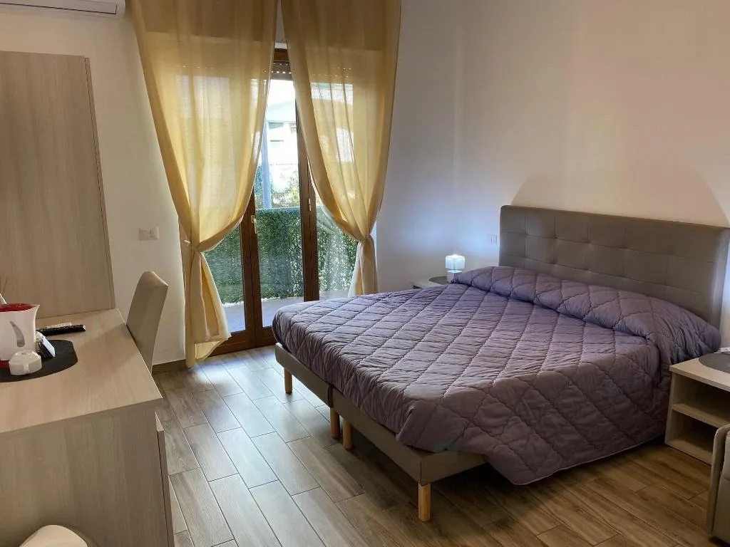 Room, Beb Caruso, Naples
