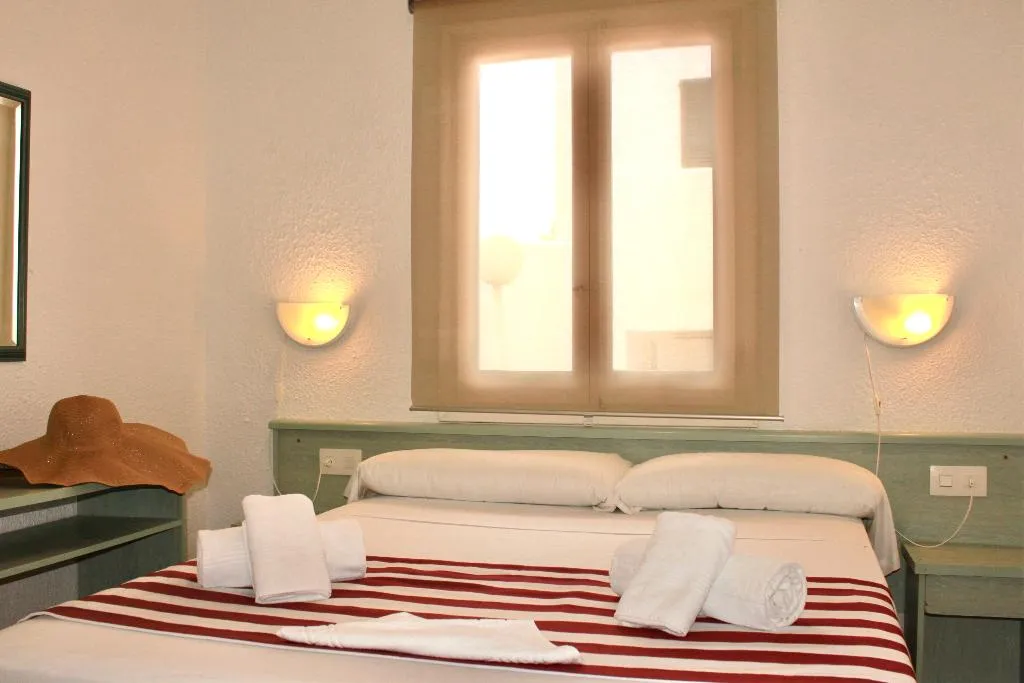 APARTMENT GARDEN VIEW Room, Apartamentos Playa Parc, Menorca