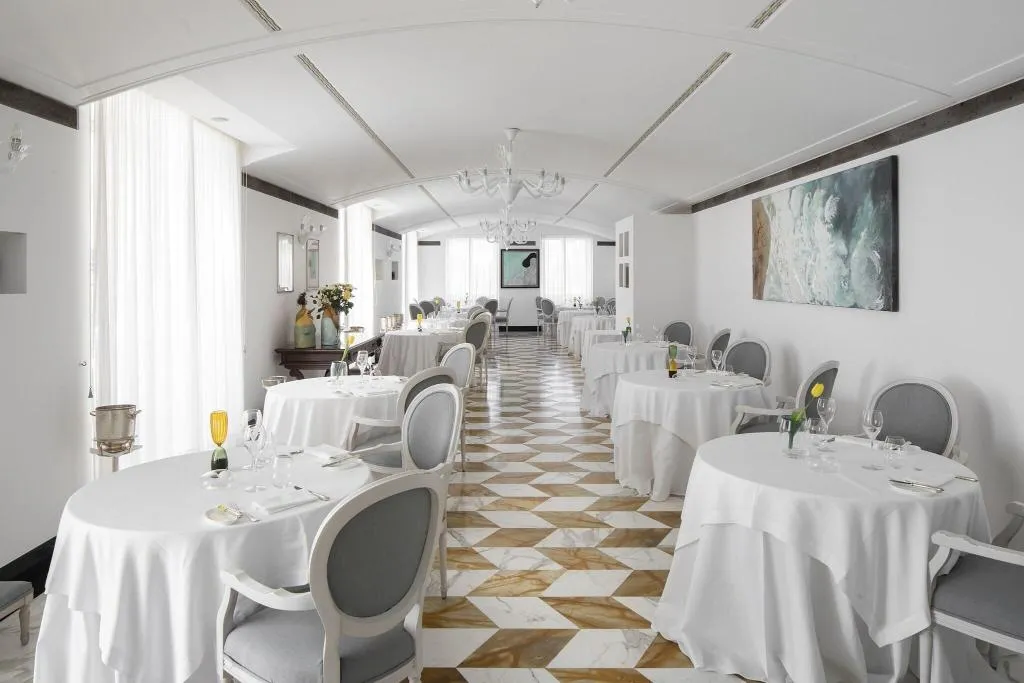 Restaurant, Grand Hotel Angiolieri, Naples