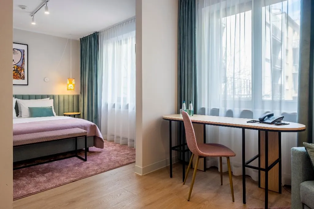 JUNIOR SUITE STANDARD Room, Hotel H12, Krakow