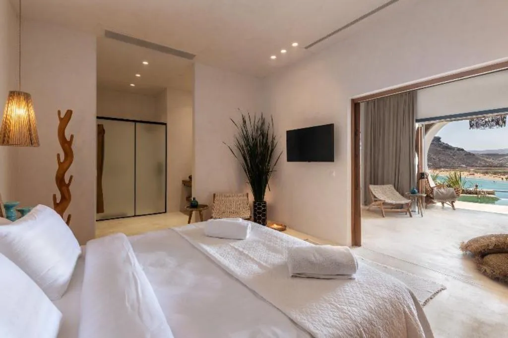SUITE SEA VIEW WITH PRIVATE POOL Room, Panormos Village Seaside Resort, Mykonos