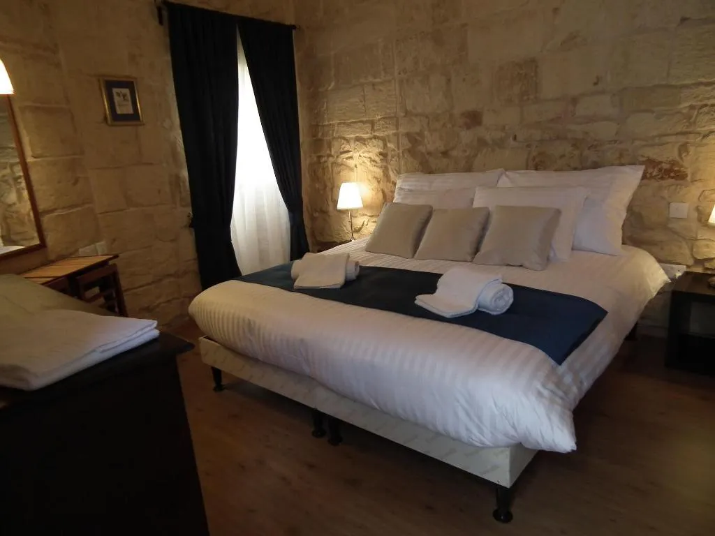 Room, Loggia Mariposa, Malta