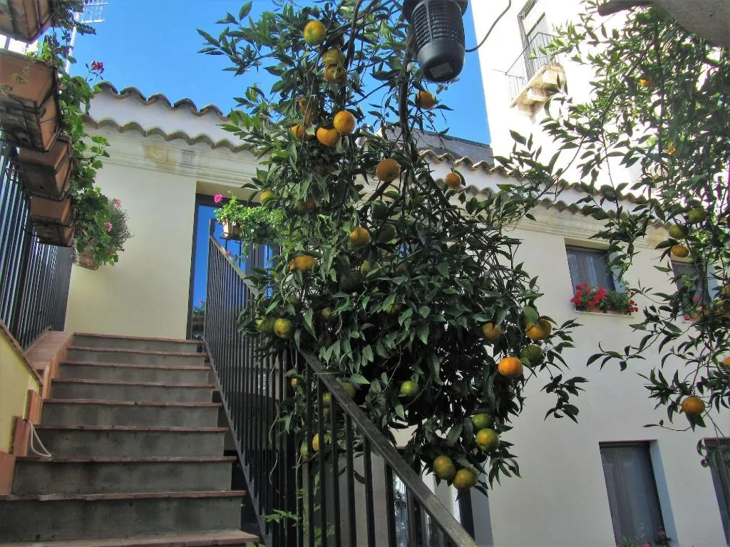 General view, La Corte Dei Limoni, Catania