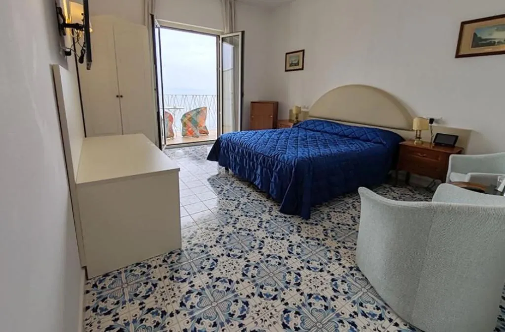 Double or Twin SUPERIOR SEA VIEW Room, Grand Hotel Excelsior, Naples