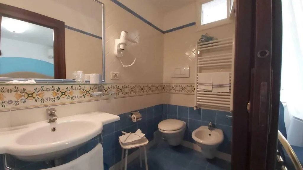 Double or Twin ECONOMY Room, Amalfi, Naples