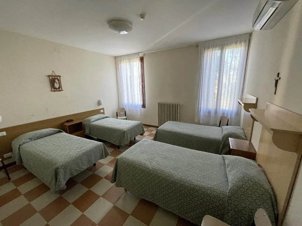 QUADRUPLE STANDARD Room, Casa Caburlotto, Venice
