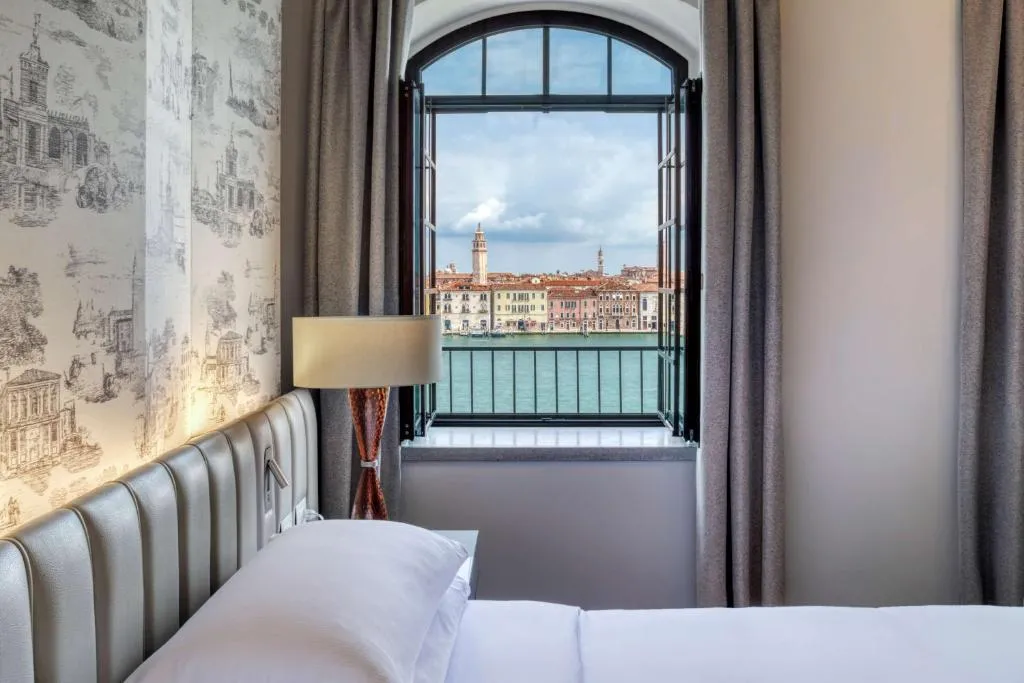 SUITE STANDARD Room, Hilton Molino Stucky Venice, Venice