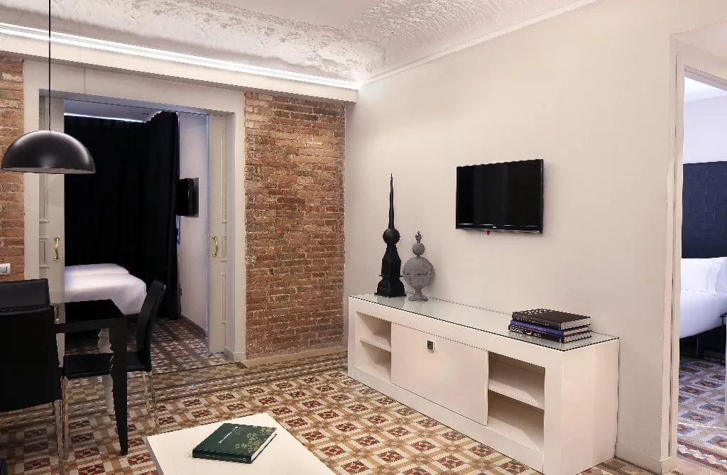 APARTMENT CAPACITY 4 Room, Balmes, Barcelona