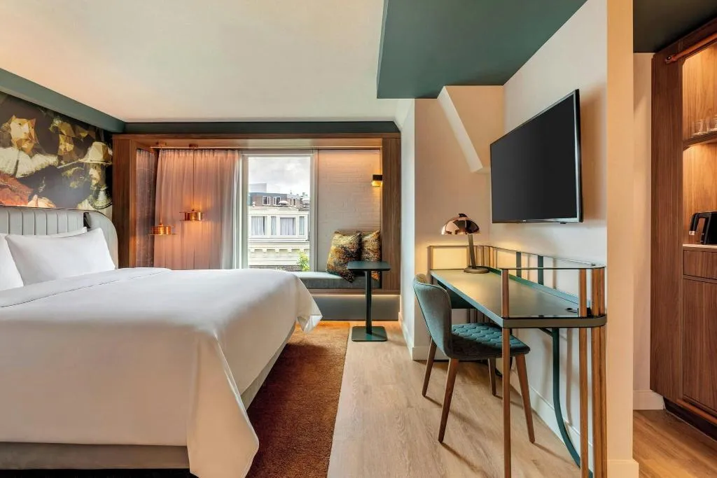 DOUBLE DELUXE KING BED Room, Renaissance Amsterdam Hotel, Amsterdam