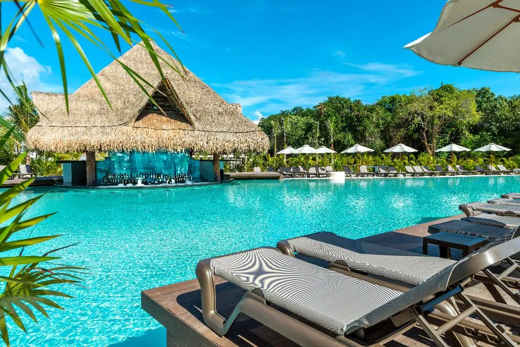 Bar, El Beso Adults Only at Ocean Riviera Paradise AI, Cancun Area