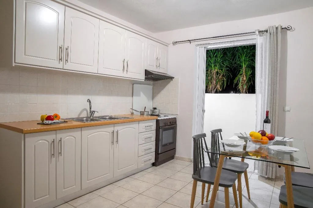 APARTMENT STANDARD Room, ID Holiday Living, Athens