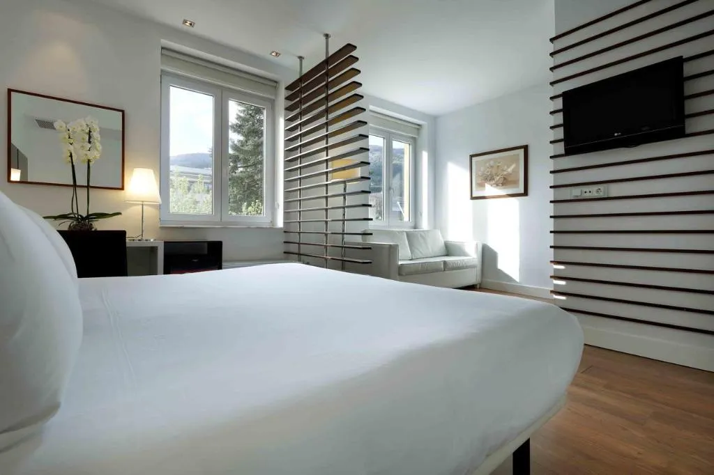 Room, Dorma Victoria Palace, Madrid