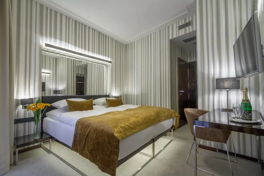 Double or Twin STANDARD Room, Clementin, Prague