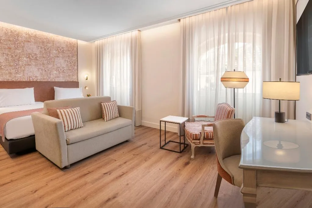 TRIPLE STANDARD Room, Eurostars Sevilla Boutique, Seville