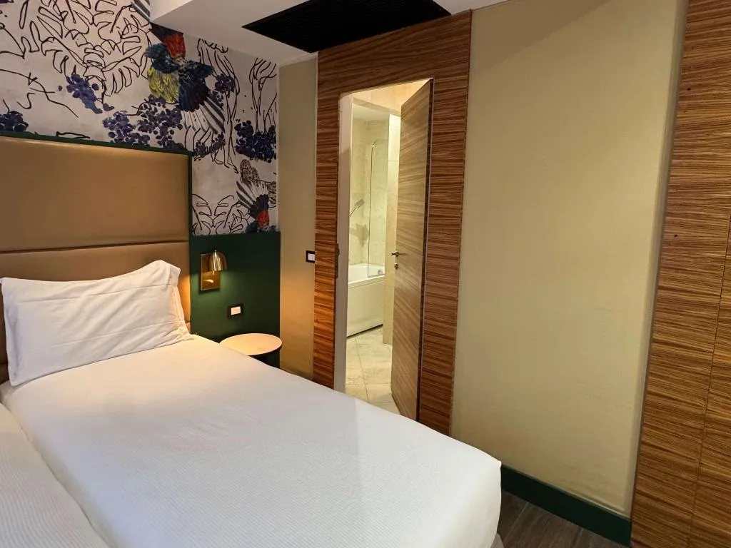 Room, Mercure Roma Centro St. John, Naples