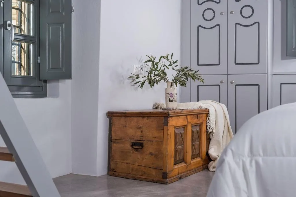 Room, Kastro Mansion, Santorini