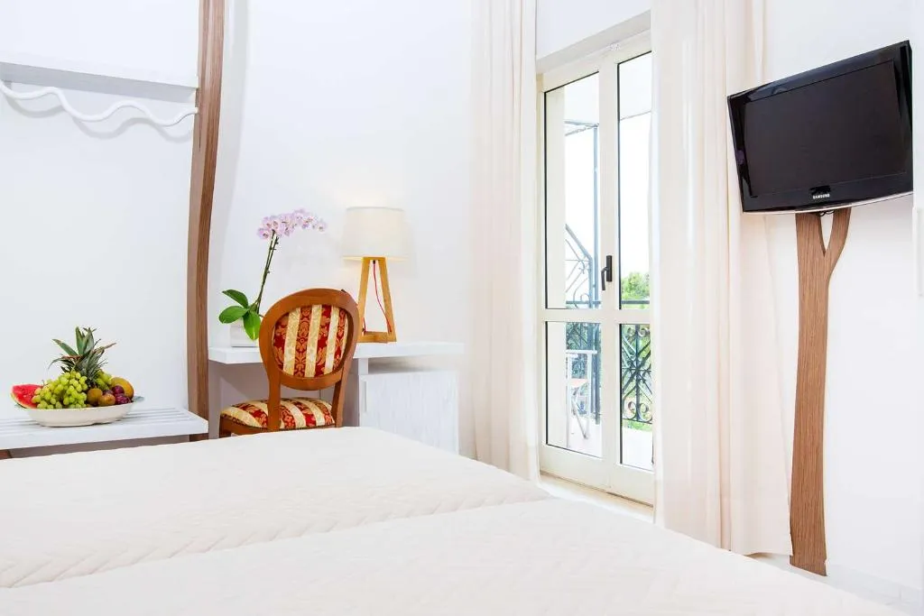 Room, Hotel Le Axidie BW Signature Collection, Naples