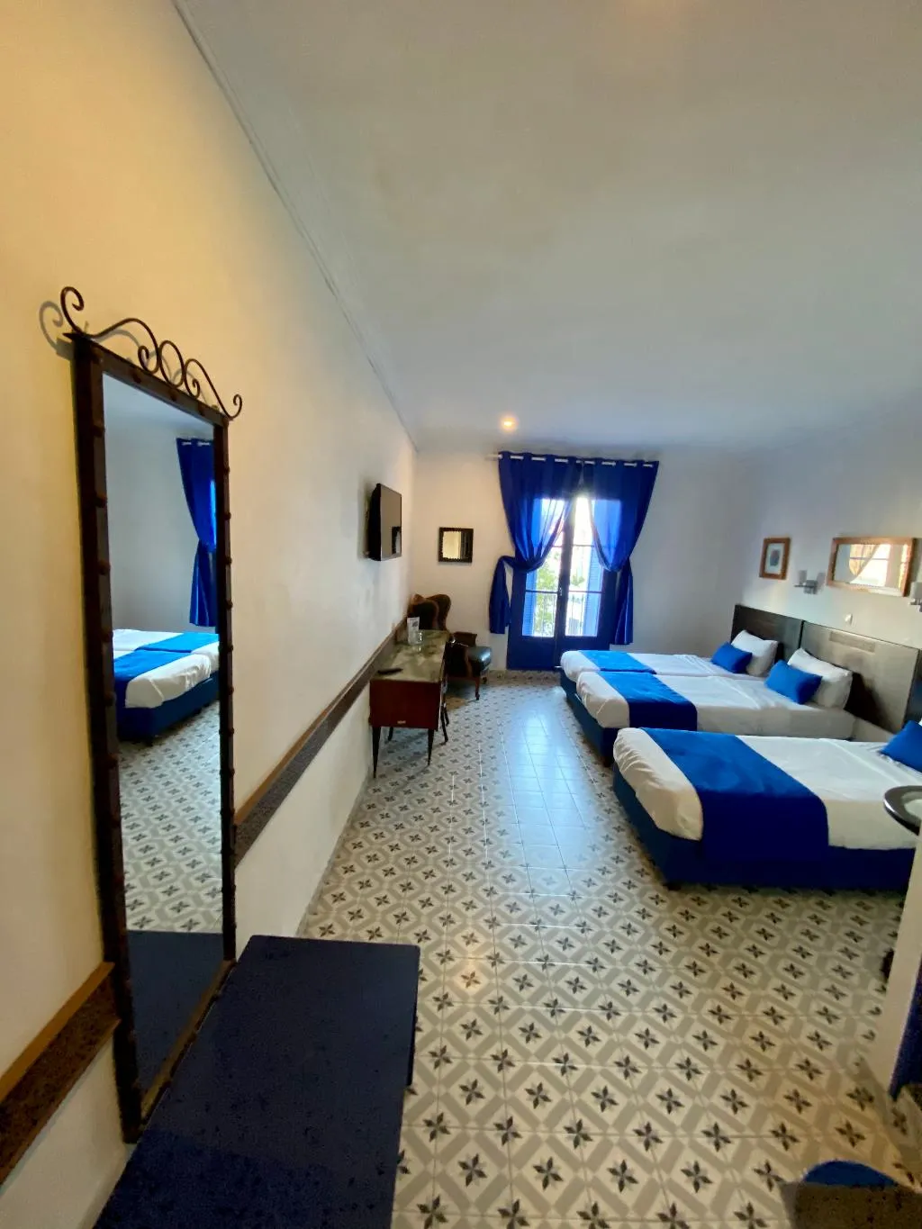 TRIPLE STANDARD Room, Hotel Central, Casablanca