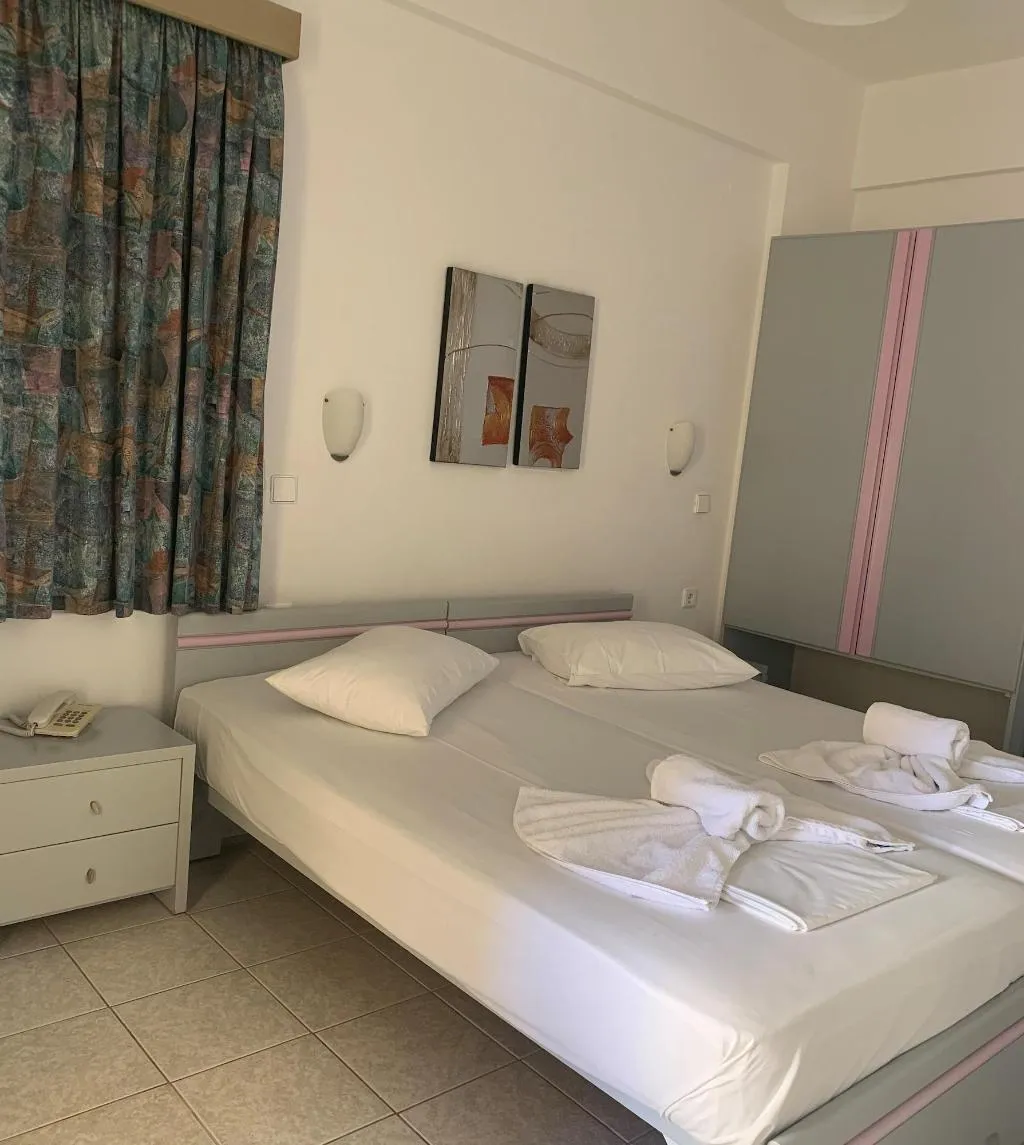 Room, Ermis Suites, Crete