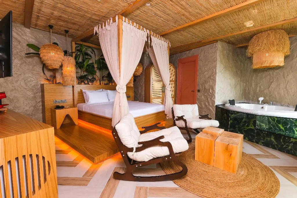 SUITE WITH JACUZZI WITH VIEWS Room, Bilem Hotel Beach & Spa, Antalya