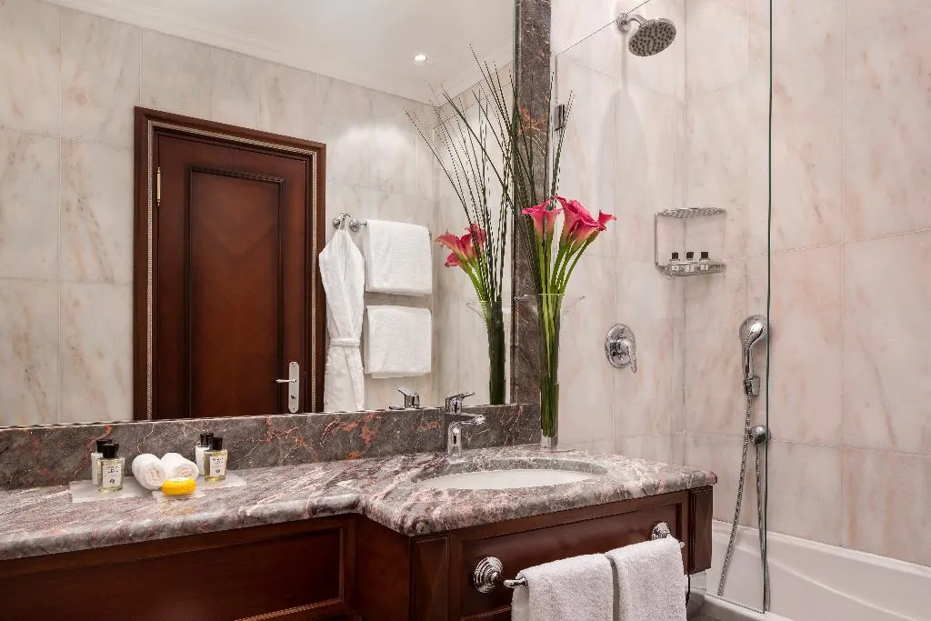 TRIPLE EXECUTIVE Room, Anantara Palazzo Naiadi Rome Hotel, Rome